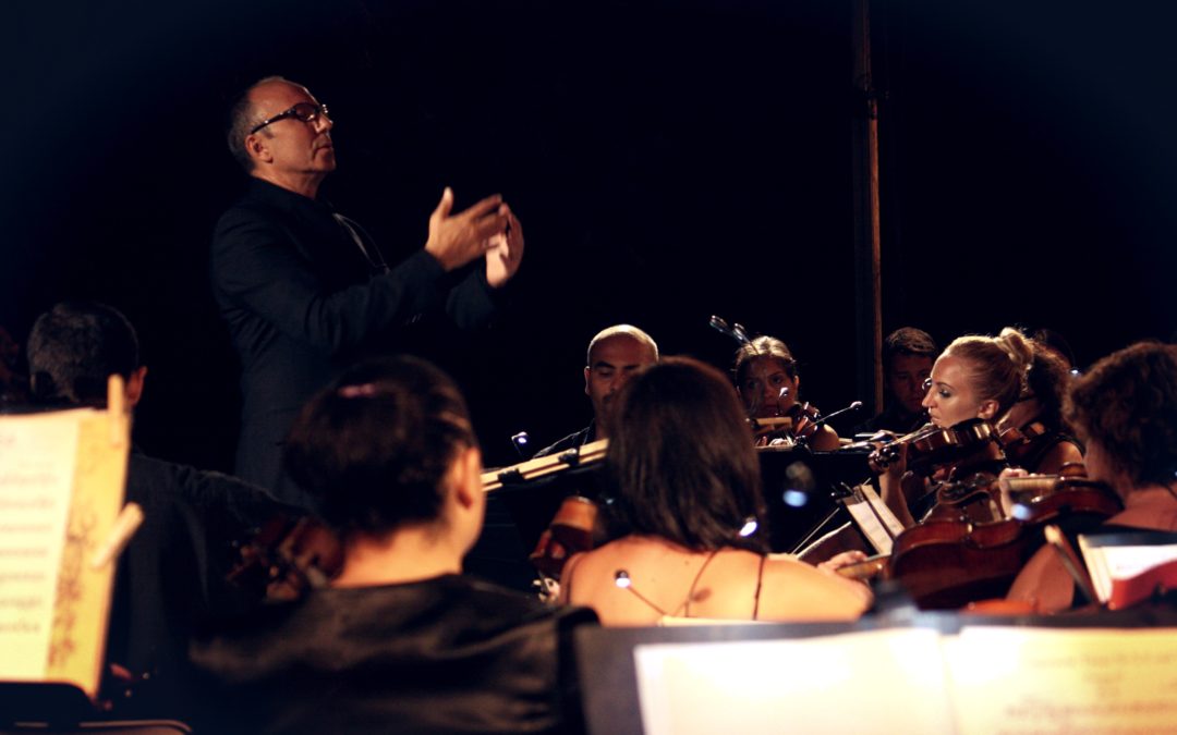 Orquestra Sinfônica de Bucareste se apresenta em Trancoso – BA Companhia vai encerrar a série de concertos Mozartezum 2017 - ingressos à venda